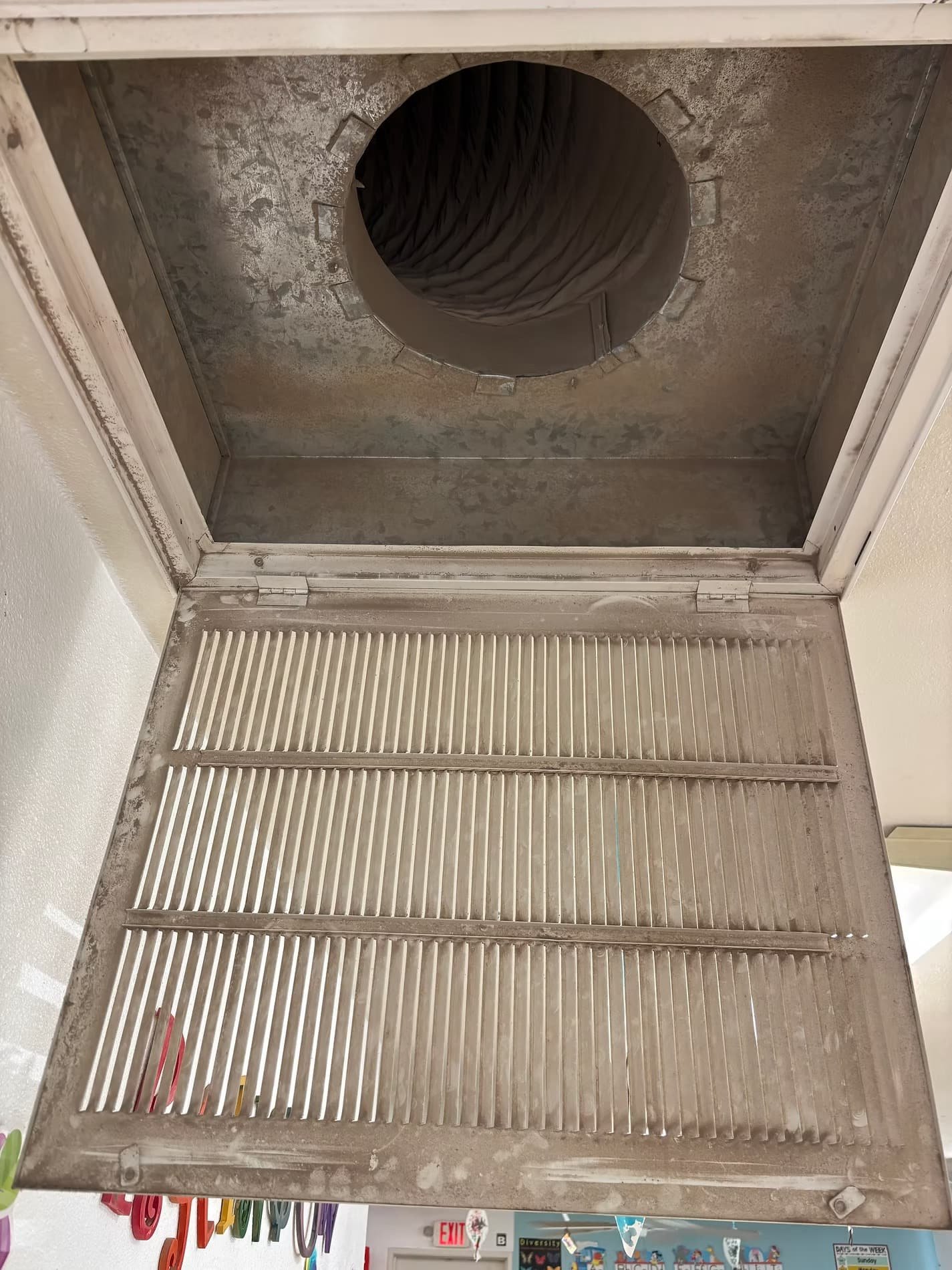 Commercial return-air grille and filter access during maintenance